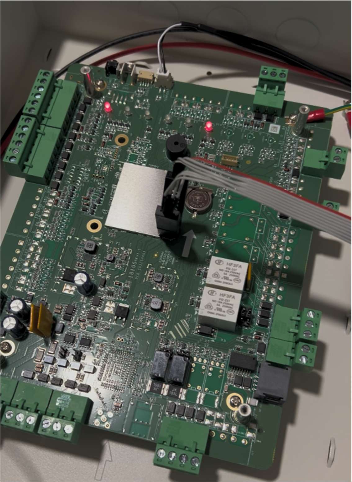 Flashrom command output on Kali Linux showing successful SPI flash memory dump — firmware extracted with no authentication required